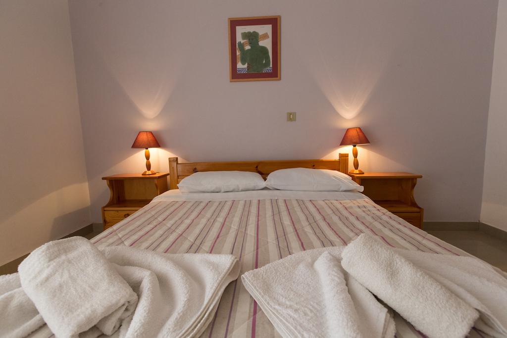 Filoxenia Studios 1 Palaiochora Habitación foto