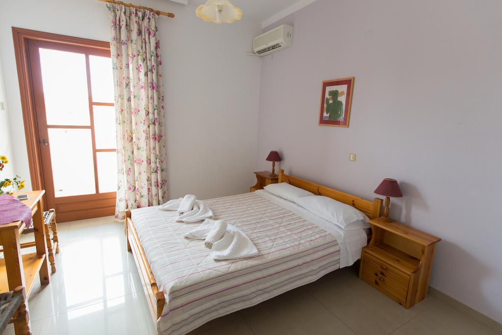 Filoxenia Studios 1 Palaiochora Habitación foto